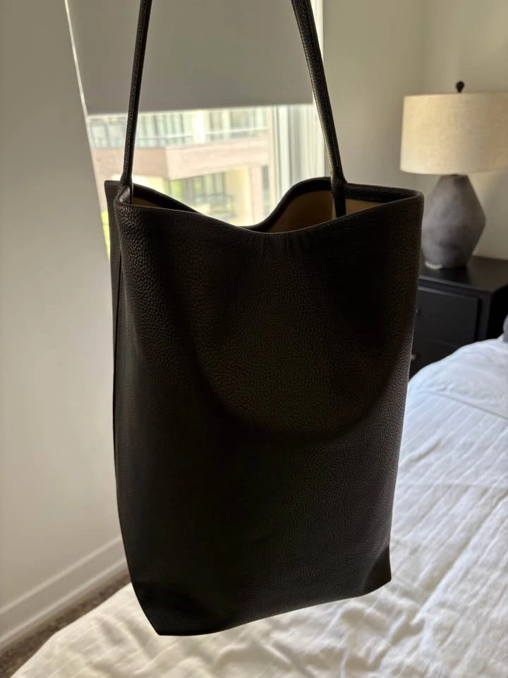 Black leather tote bucket bag - photo 3
