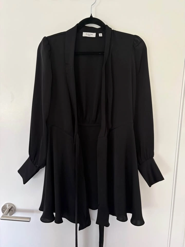 Aritzia Babaton satin black dress XS - photo 2