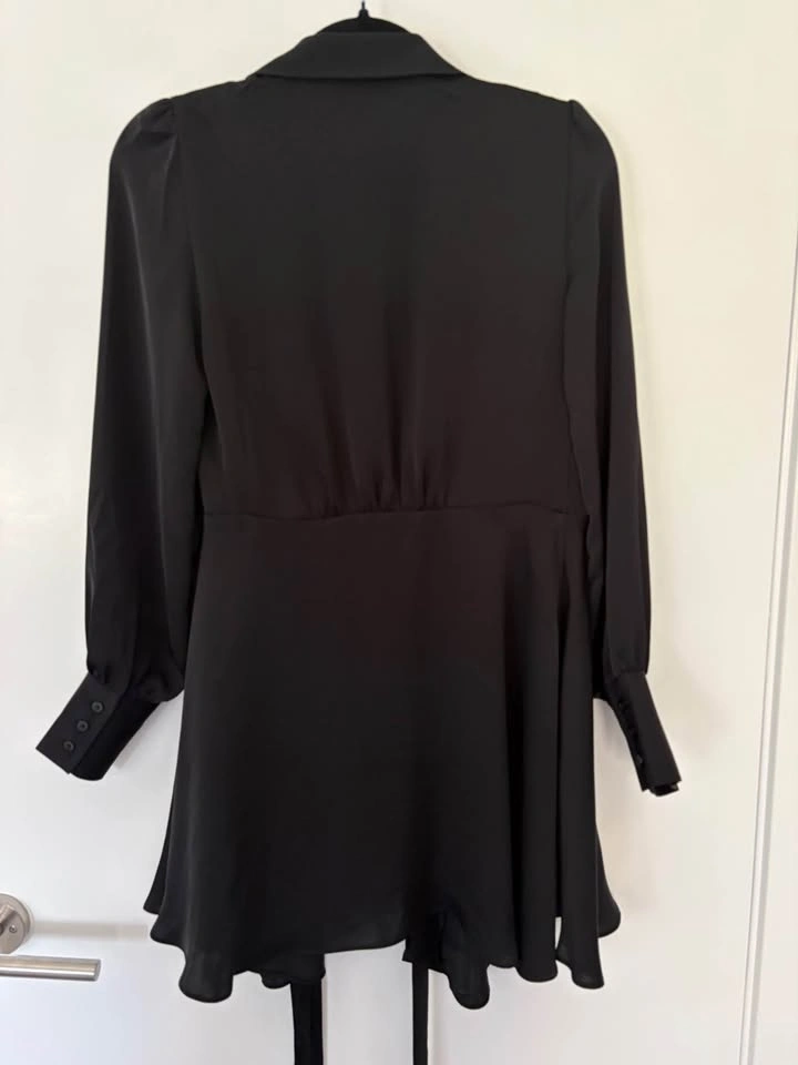 Aritzia Babaton satin black dress XS - photo 4