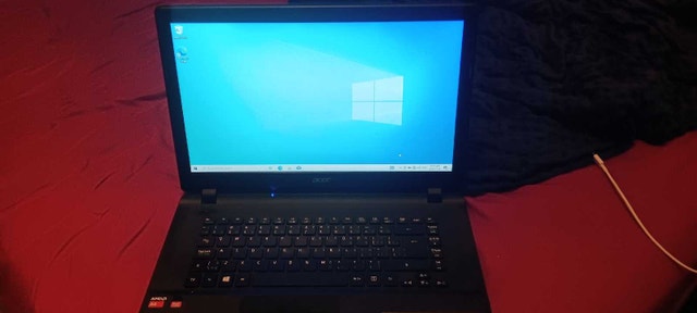 Acer Aspire ES1-522 Laptop 1TB