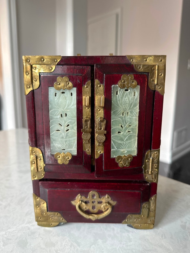 Vintage Chinese rosewood jewelry chest