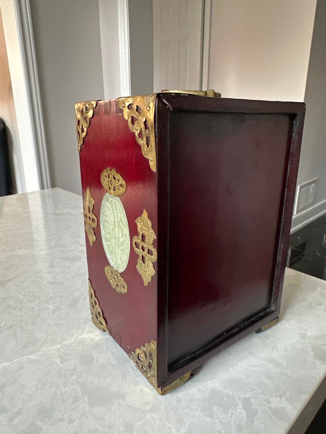 Vintage Chinese rosewood jewelry chest - photo 3