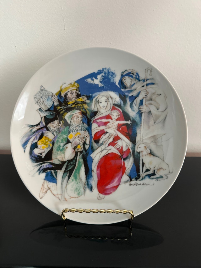 Vista Alegre 2013 Christmas Collector Plate titled "Presépio"