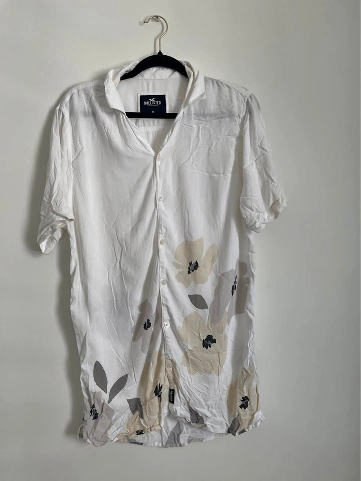 Hollister Short-Sleeve Button-Down Shirt