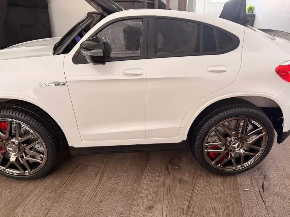 Mercedes-Benz GLC 63S AMG Kids Ride-On Car - photo 4