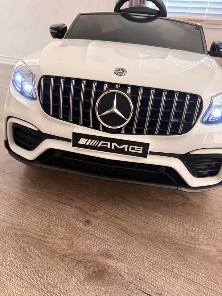 Mercedes-Benz GLC 63S AMG Kids Ride-On Car - photo 5