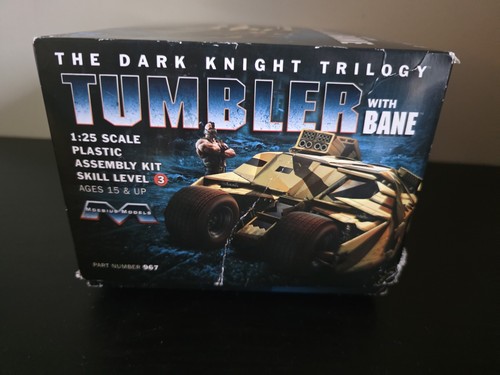 Moebius 1/25 Batman Tumbler Model Kit Dark Knight Rises w/ Bane - photo 3