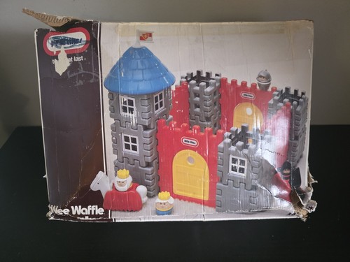 Little Tikes Wee Waffle Castle Parts Incomplete - photo 2