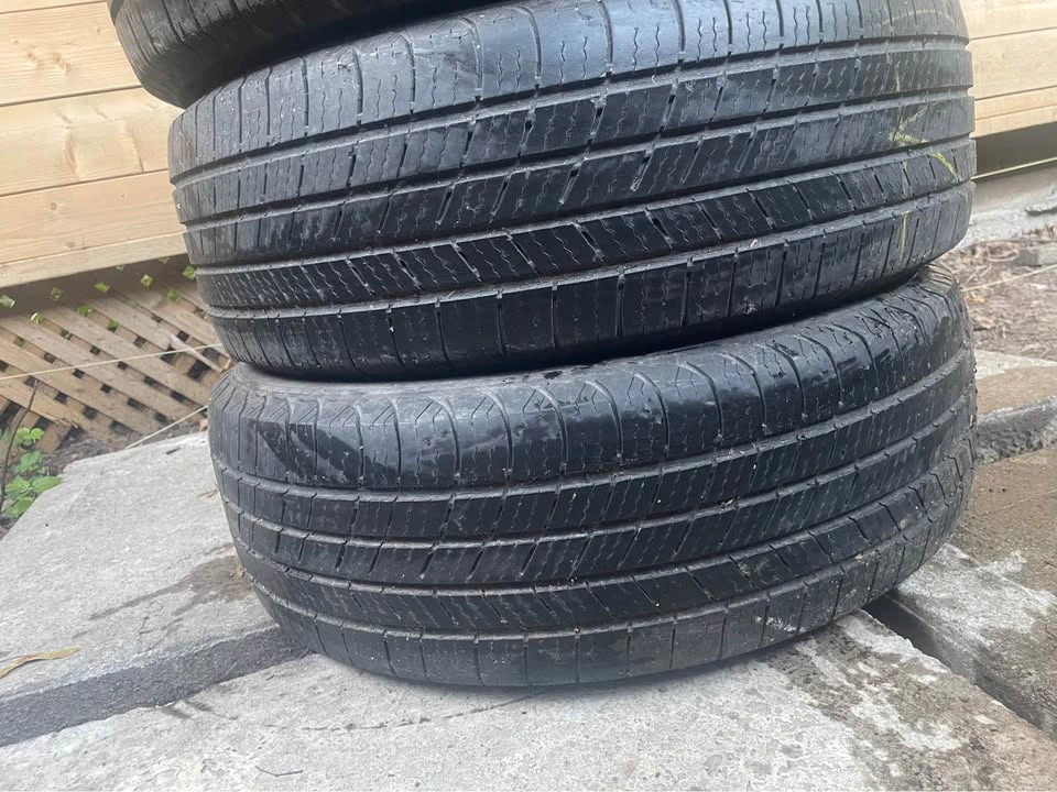 205/60R16 Michelin All Season - 4 Tires - photo 2