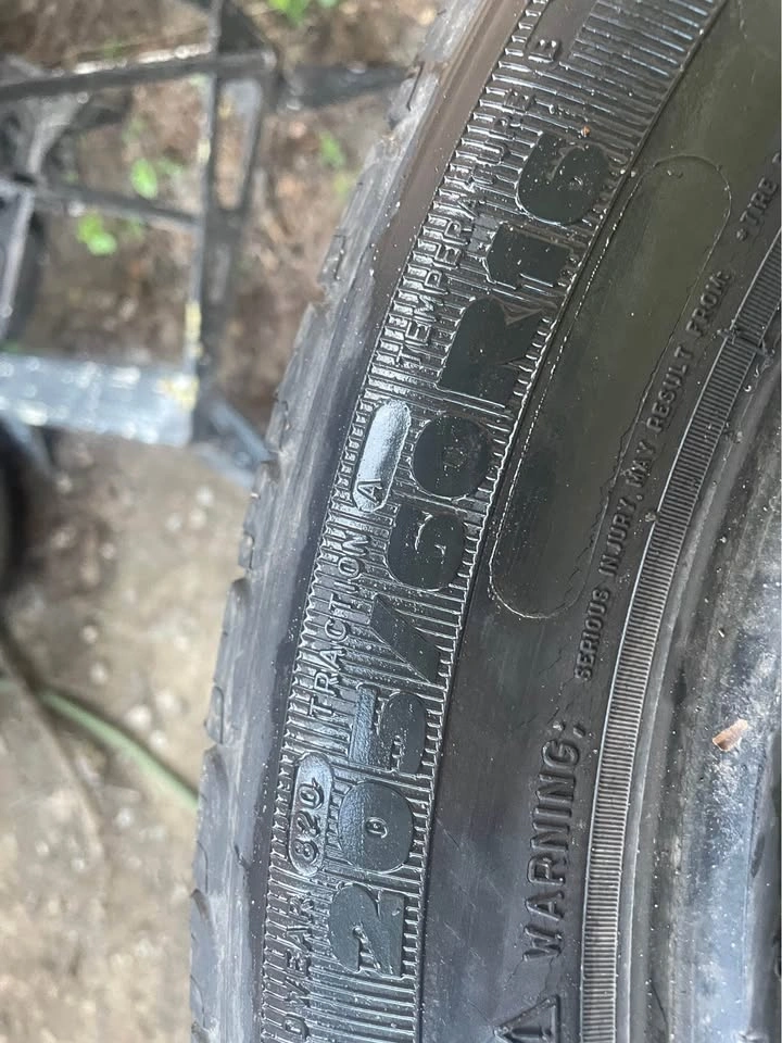 205/60R16 Michelin All Season - 4 Tires - photo 5