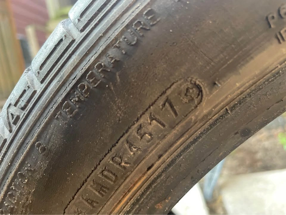 215/45R18 Dunlop All Season Tires - Set of 2 - photo 3