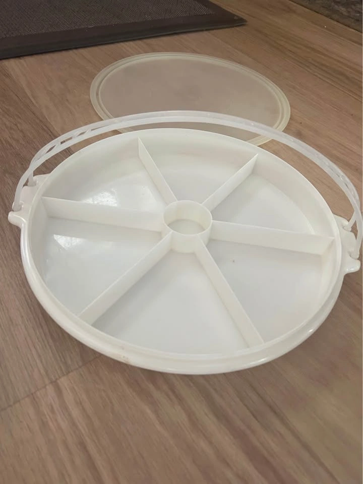 Vintage Tupperware, veggie and chip and dip containers - photo 2