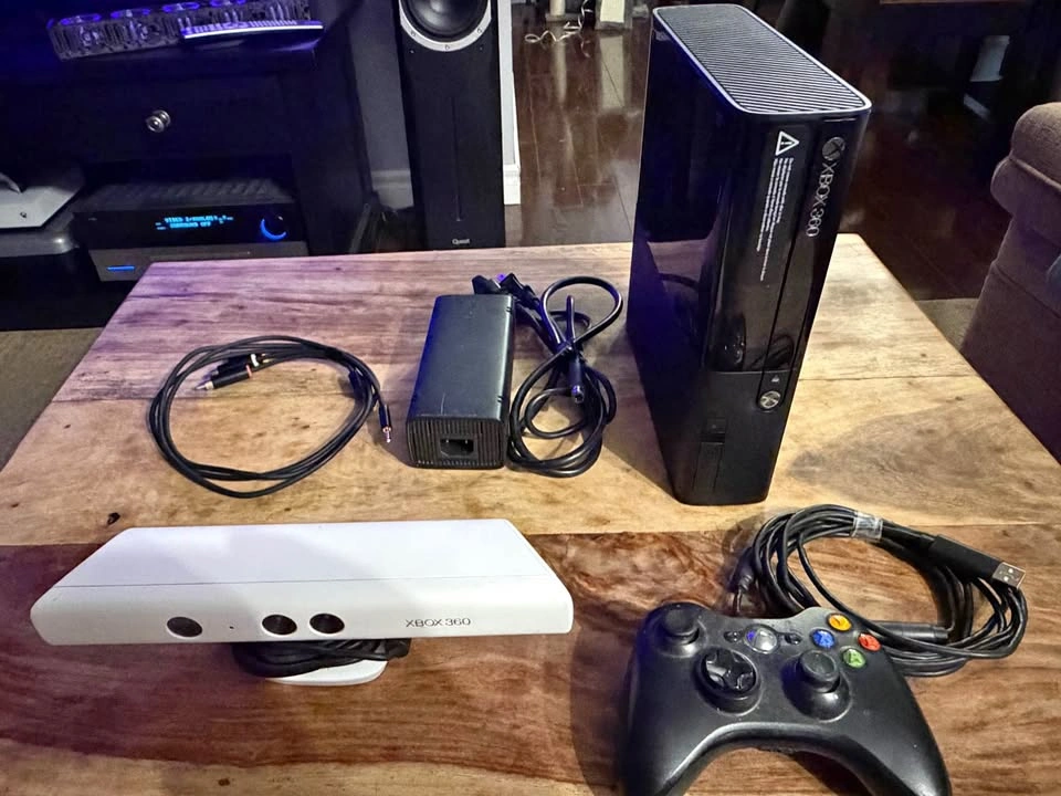 Xbox 360 S Console with Kinect and Controller