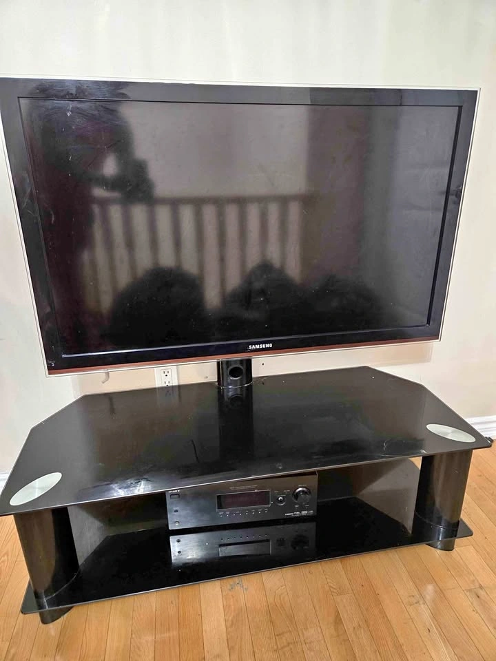 Samsung TV + Black Glass Media Stand Bundle