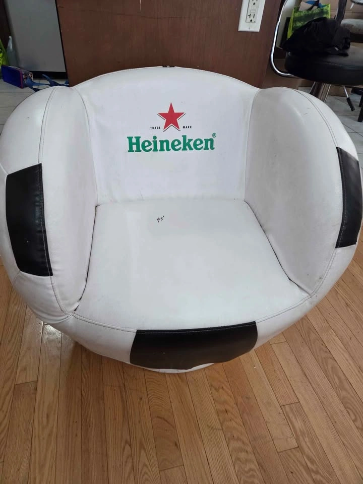 ⚽ Heineken Soccer Ball Lounge Chair – $45 OBO - photo 2