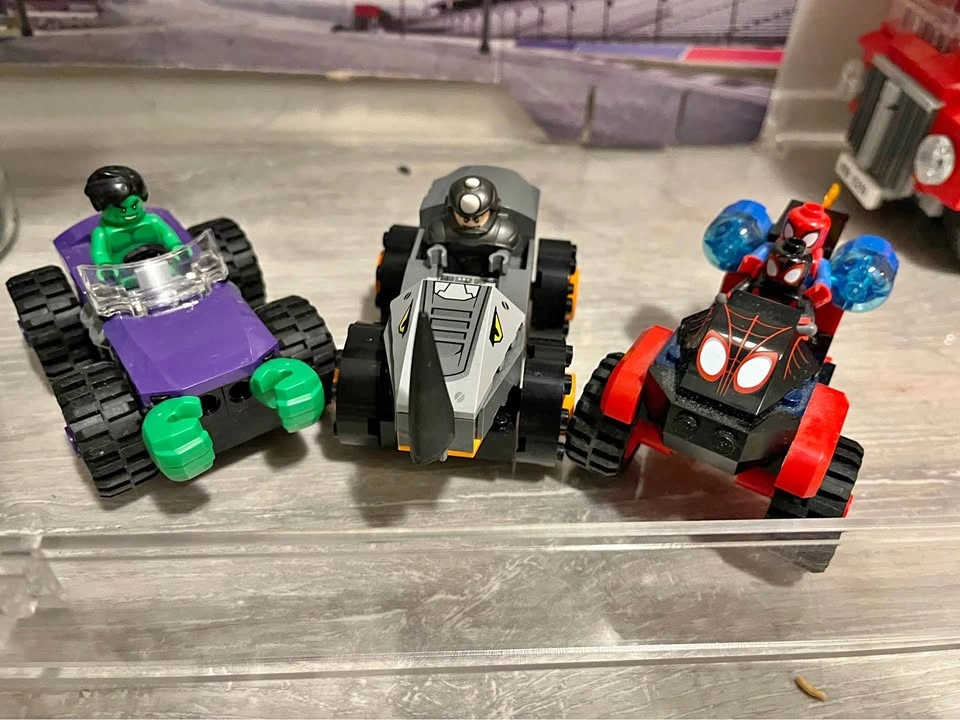 Lego spider man hulk and stuffs