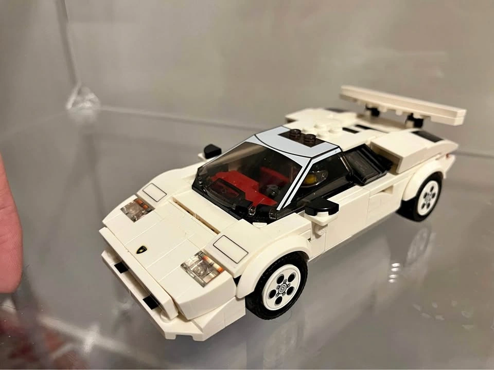 Retired Lego 76908