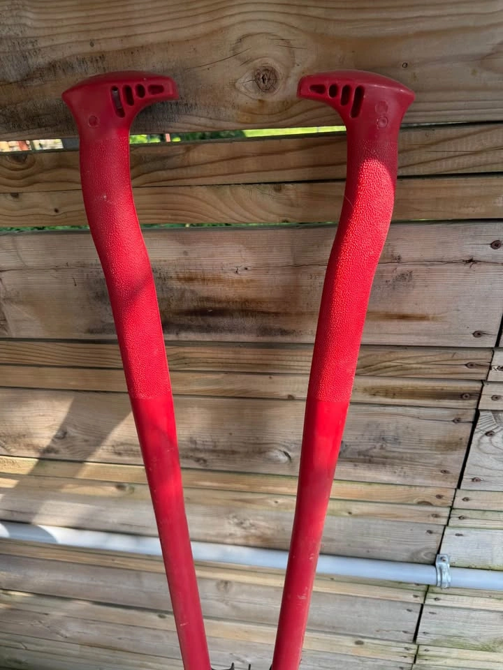 Fence and Decks: Red and black post hole digger - photo 3