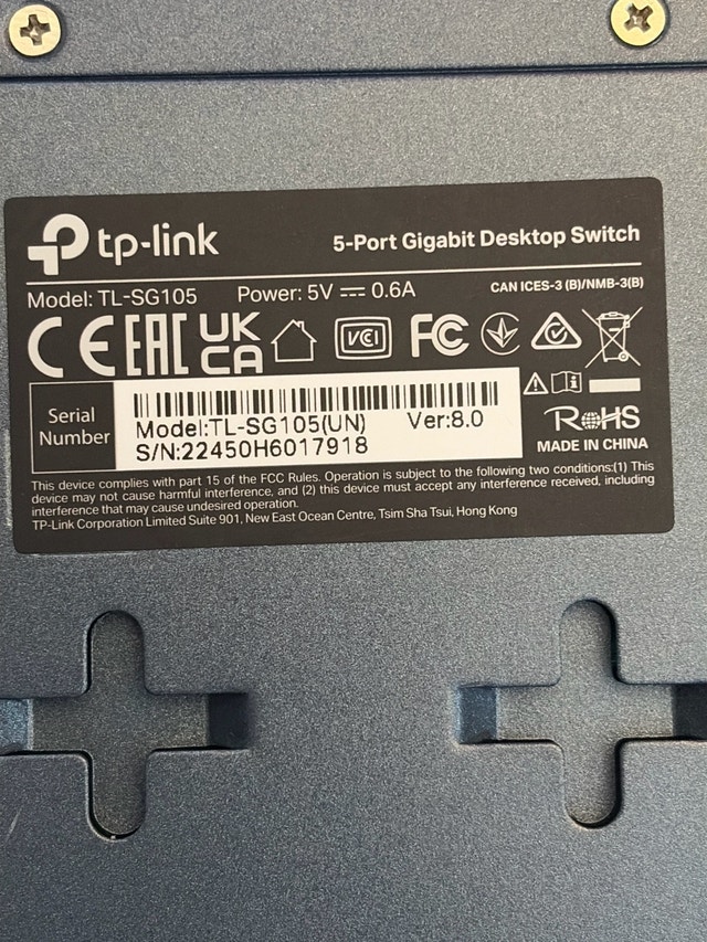 TP-Link TL-SG105 5-Port Gigabit Desktop Switch - photo 2