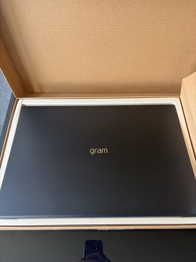 LG Gram 17" Ultra light Touchscreen Core Ultra 7 16GB 1TB