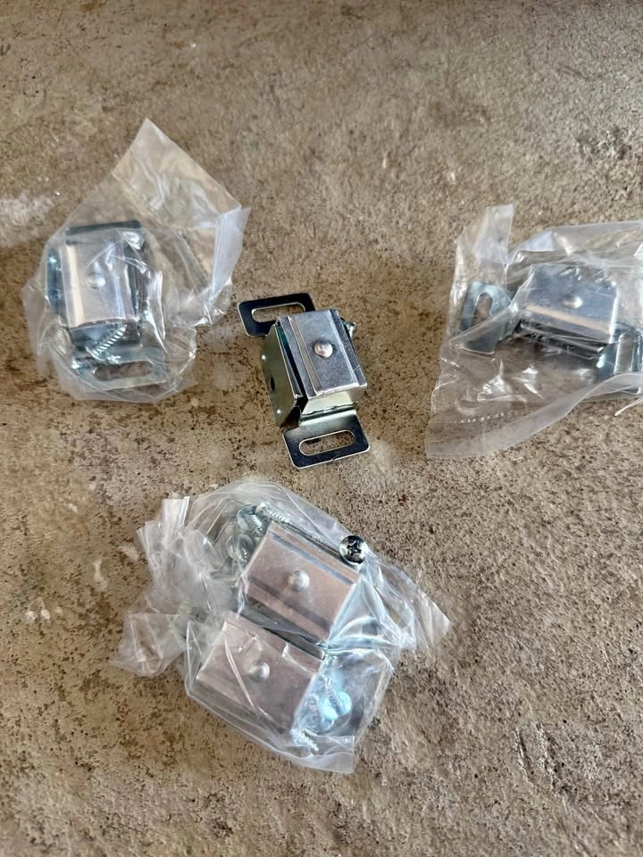 Cabinet magnet locks (5 pieces)