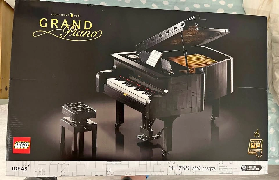 Retired lego 21323 piano