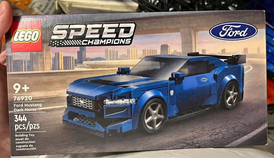 Retired Lego 76920