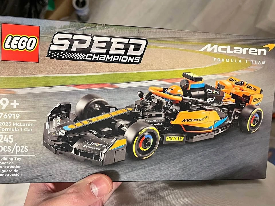 Retired Lego 76919