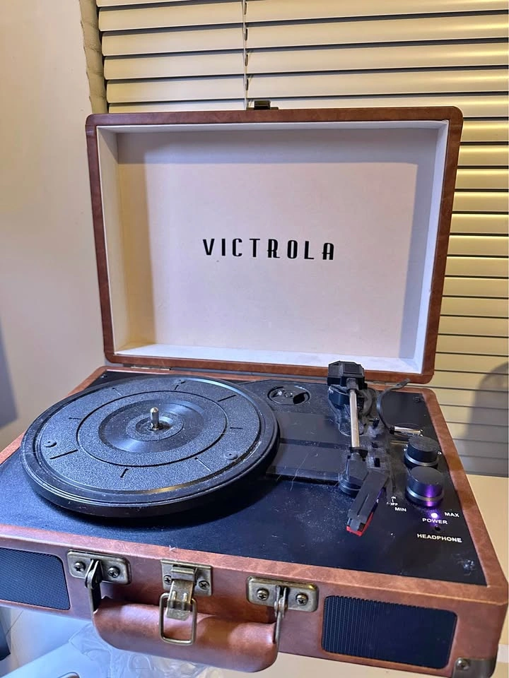 Victrola 3-in-1 Suitcase Turntable (Vinyl player, Bluetooth)