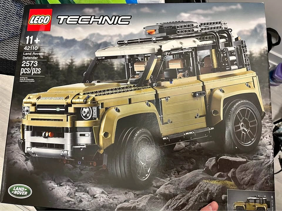 Retired Lego 42110 Land Rover defender