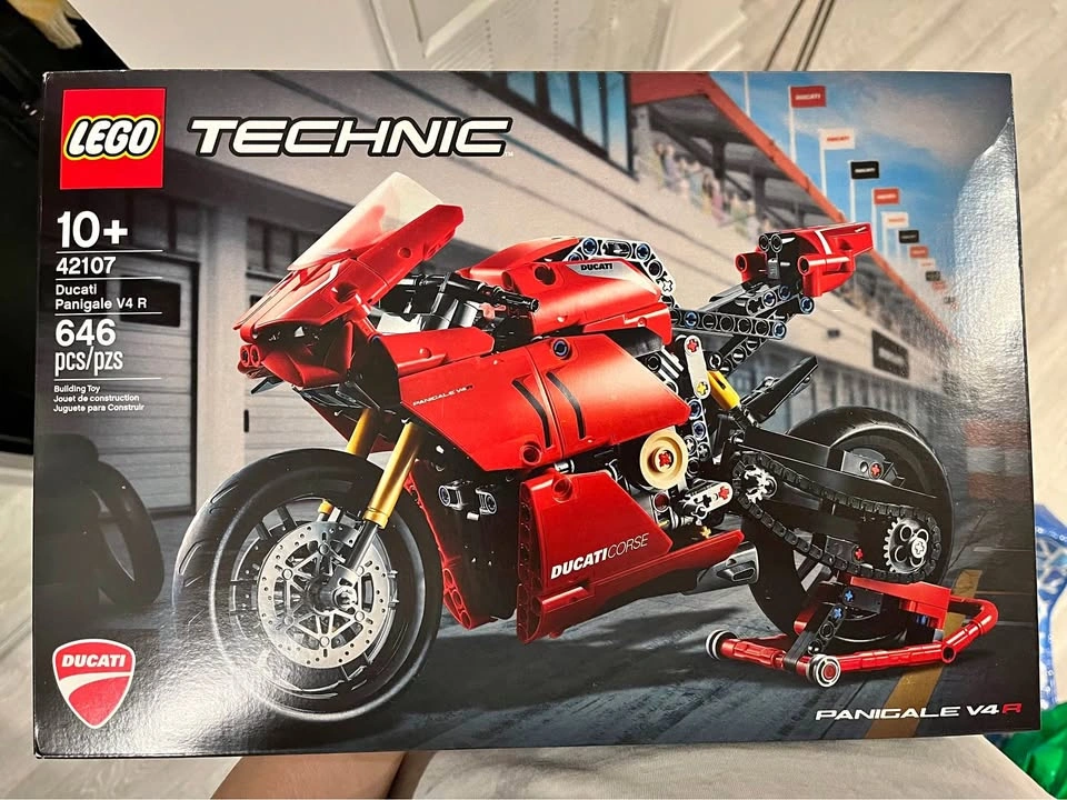 Retired Lego 42107