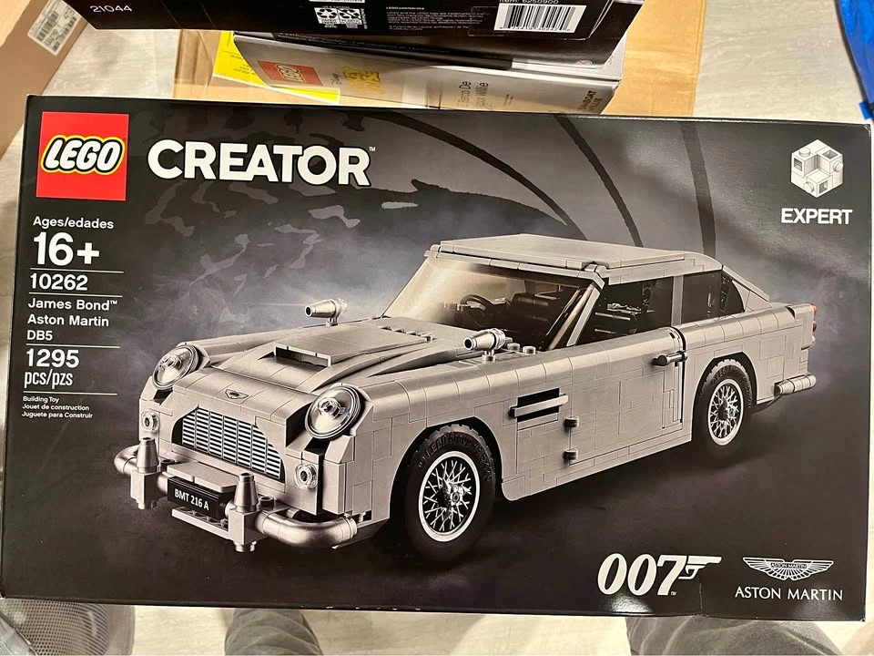 Retired Lego 10262 James Bond™ Aston Martin DB5
