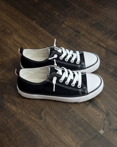 Kids Black & White Canvas Low-Top Sneakers Pink Accent