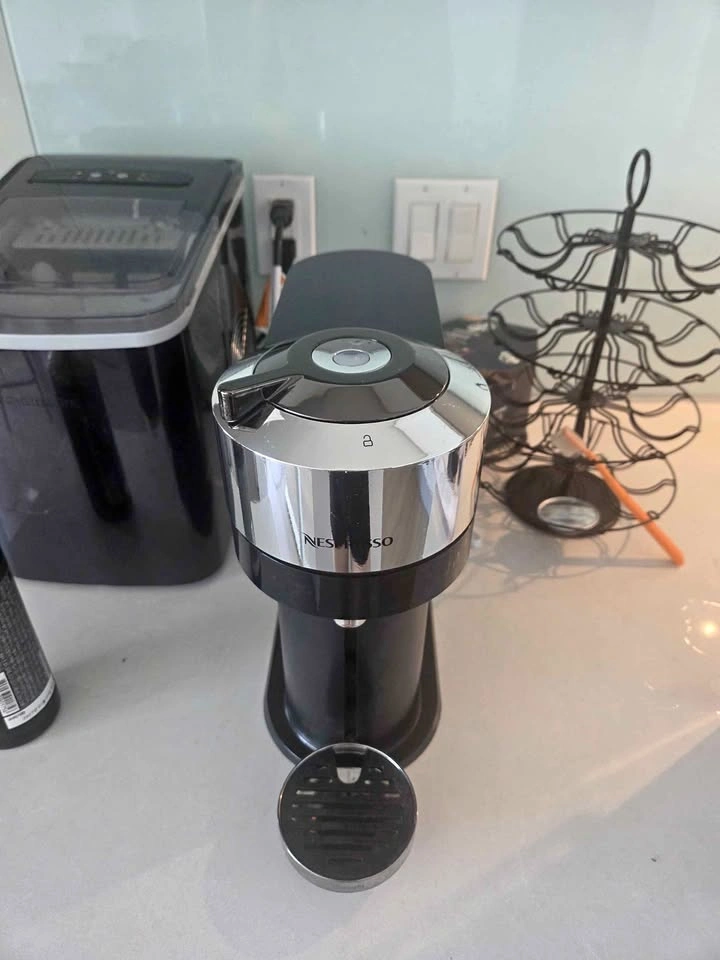 Nespresso Vertuo Next Coffee Machine (Model: ENV120CAE)