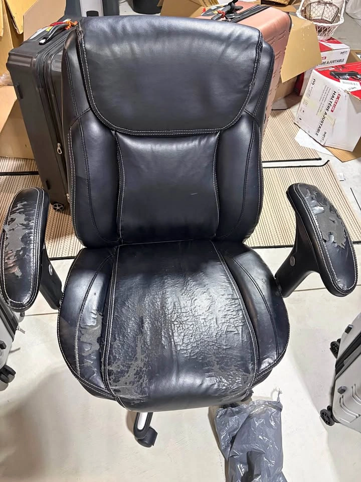 Desk chair