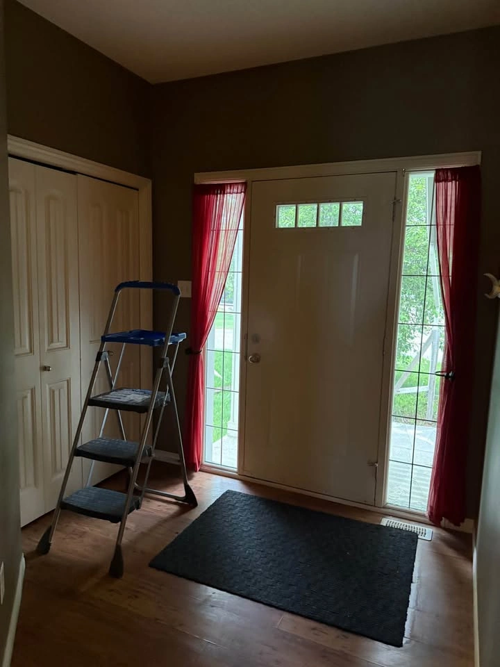 3 Beds 2 Baths - House - photo 4