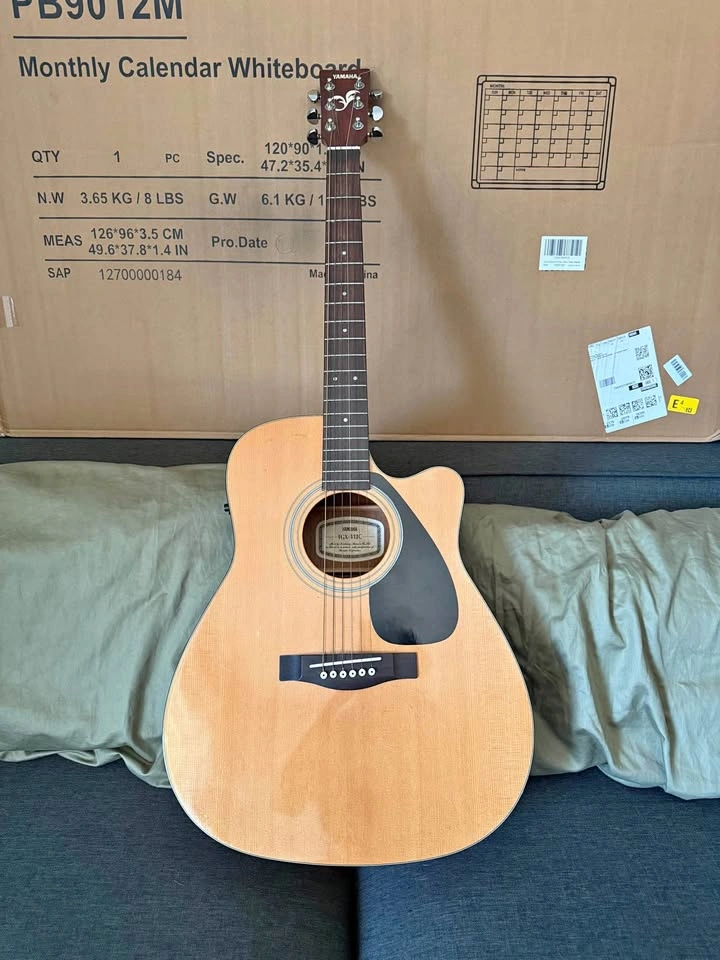 Yamaha Guitar