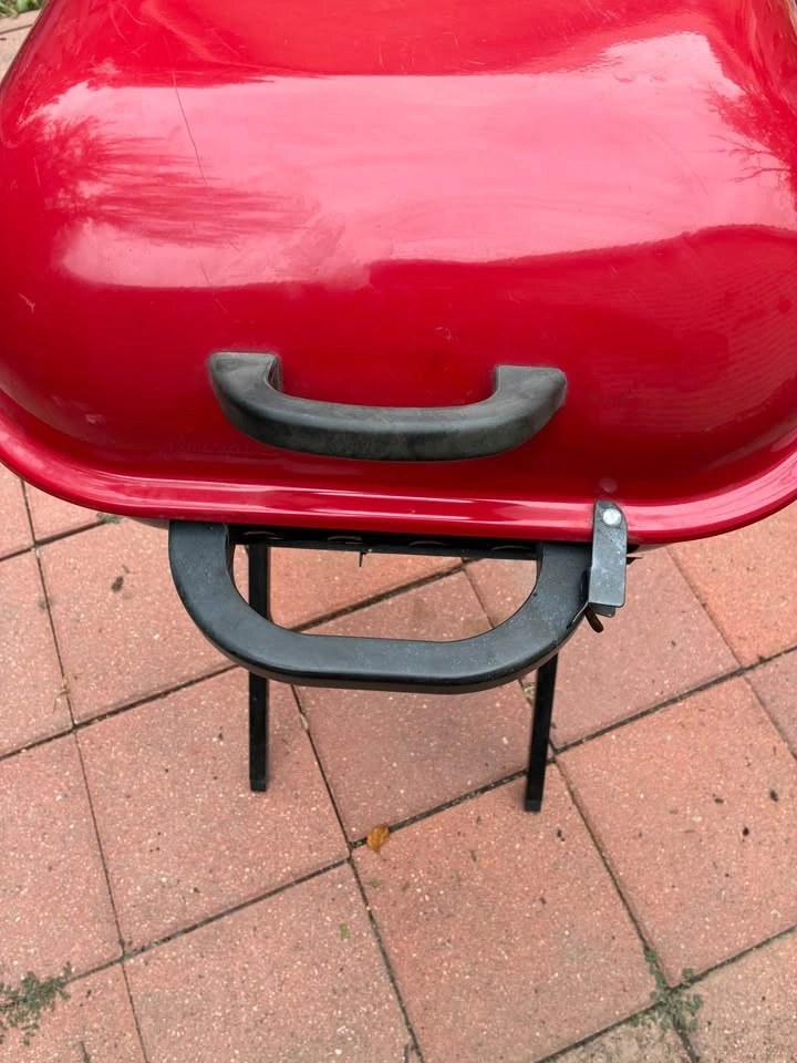 Americana Walk-A-Bout charcoal grill - photo 2