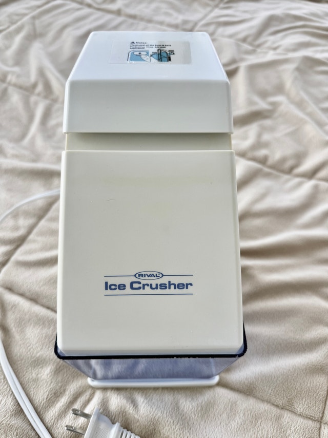 Brand Original Ice Crusher Rival Model 840 White With Tray