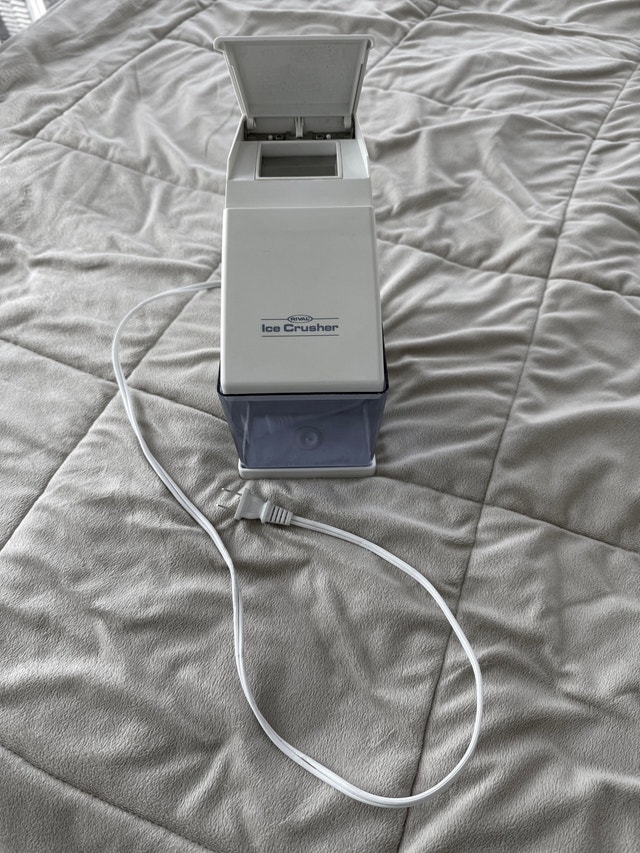 Brand Original Ice Crusher Rival Model 840 White With Tray - photo 2