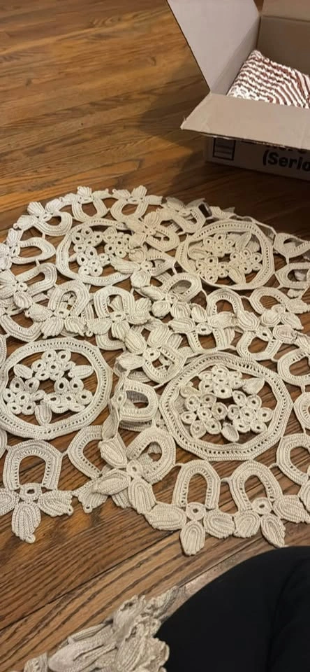Vintage crochet table setting and center piece set of 5 - photo 4