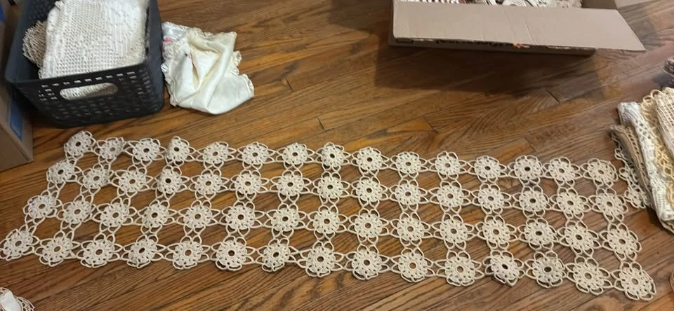 Vintage crochet table runner set of 4 - photo 2