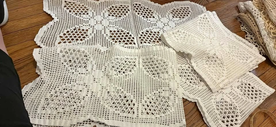 Crochet runner vintage set