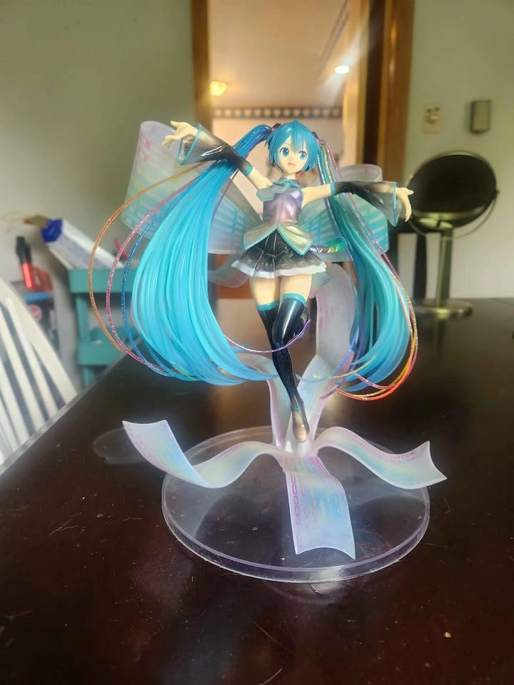Hatsune Miku 10th Anniversary ver. Memorial Box 1/7 Figure - photo 3