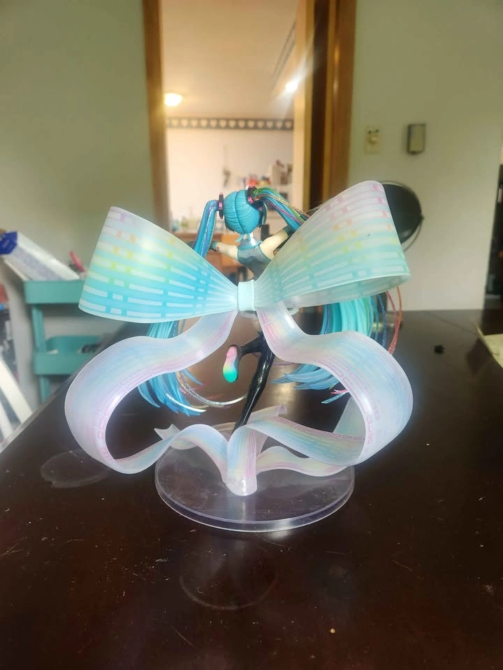 Hatsune Miku 10th Anniversary ver. Memorial Box 1/7 Figure - photo 4