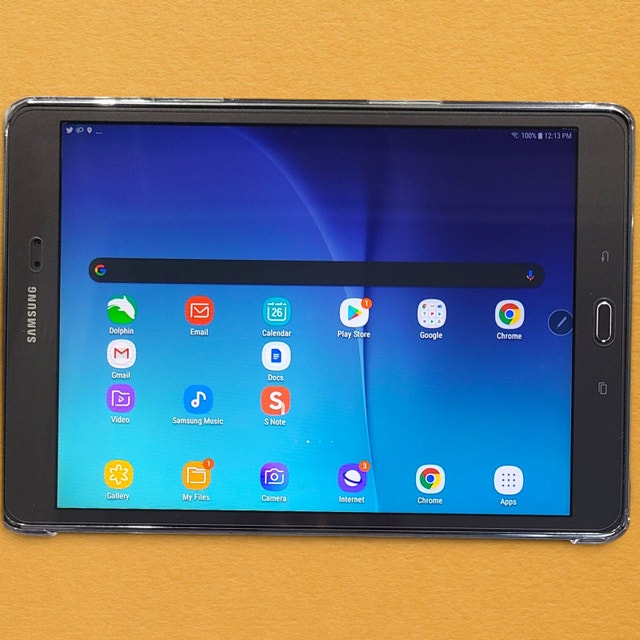 Samsung Galaxy Tab A 9.7" 16GB WiFi SM-P550 + Case & Stylus