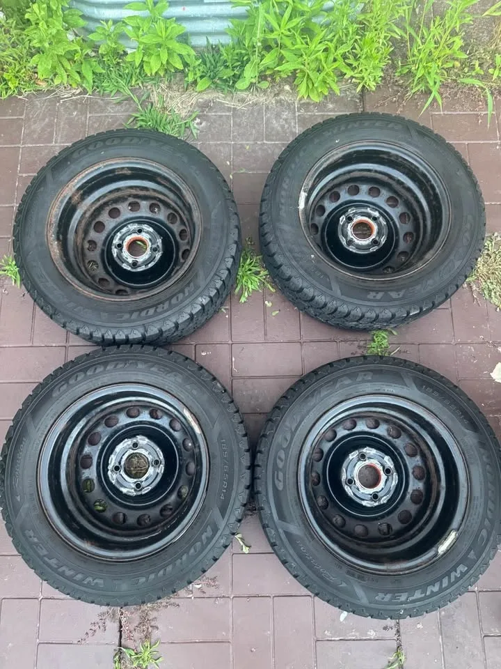 185/65R14 Set of 4 Goodyear Nordic Winter Tires - photo 2