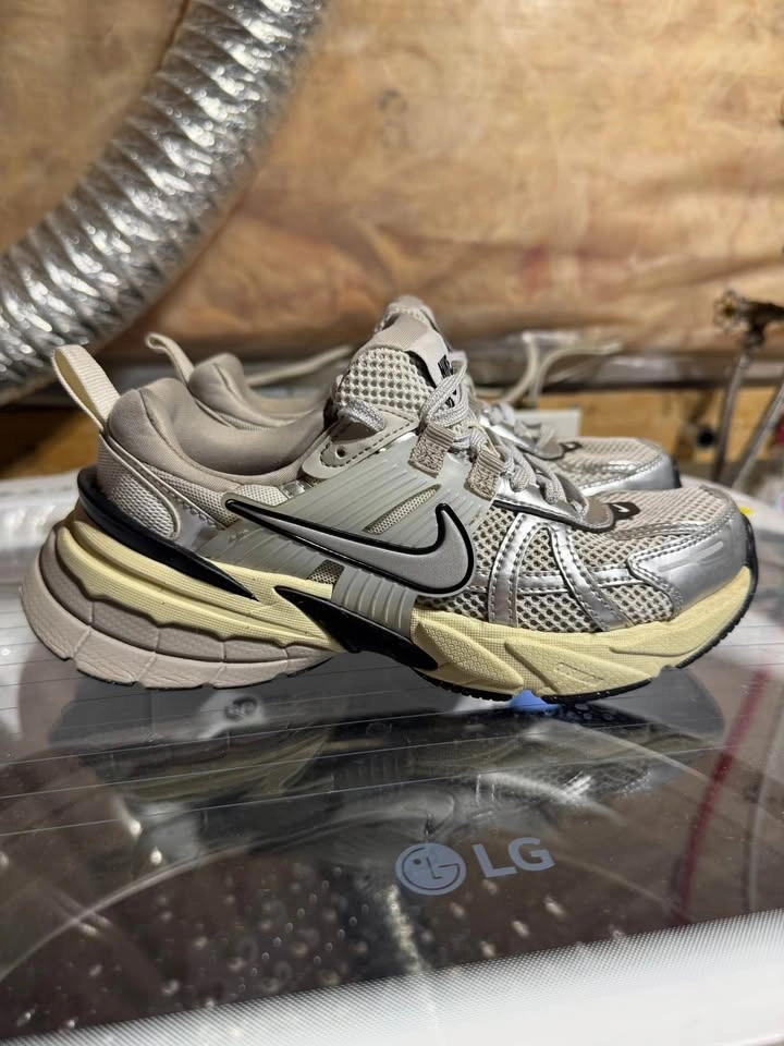 Womens Nike V2K Summit White Metallic Silver - photo 2