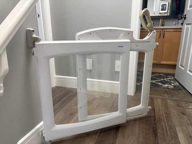 First Years Hardware Mounted Baby Gates - photo 4