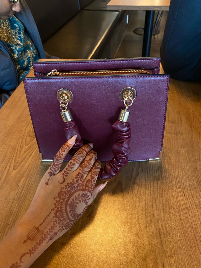 Henna artist